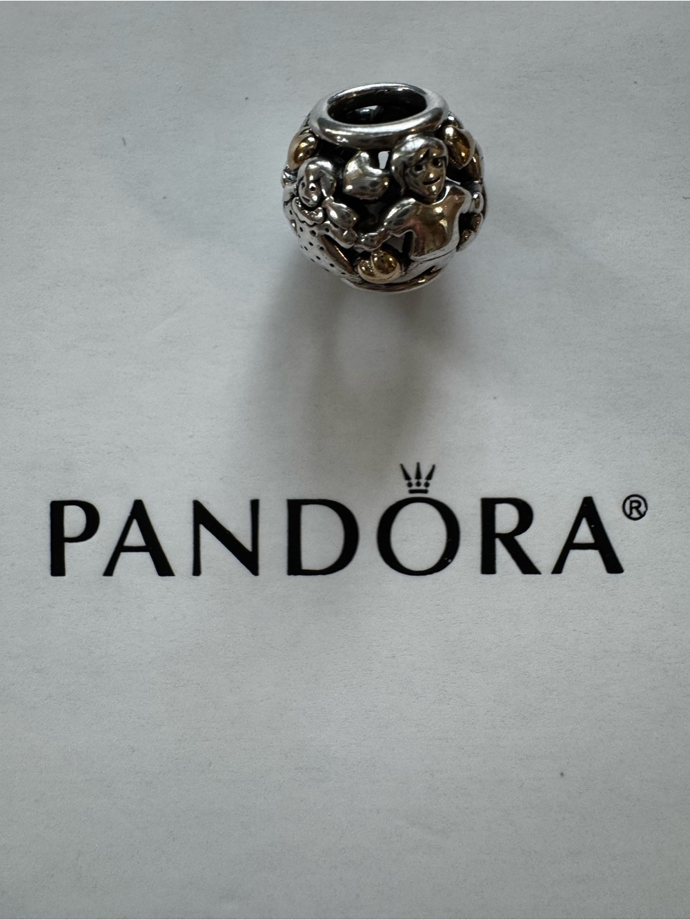 EUC Authentic Pandora Family Forever Charm
791040